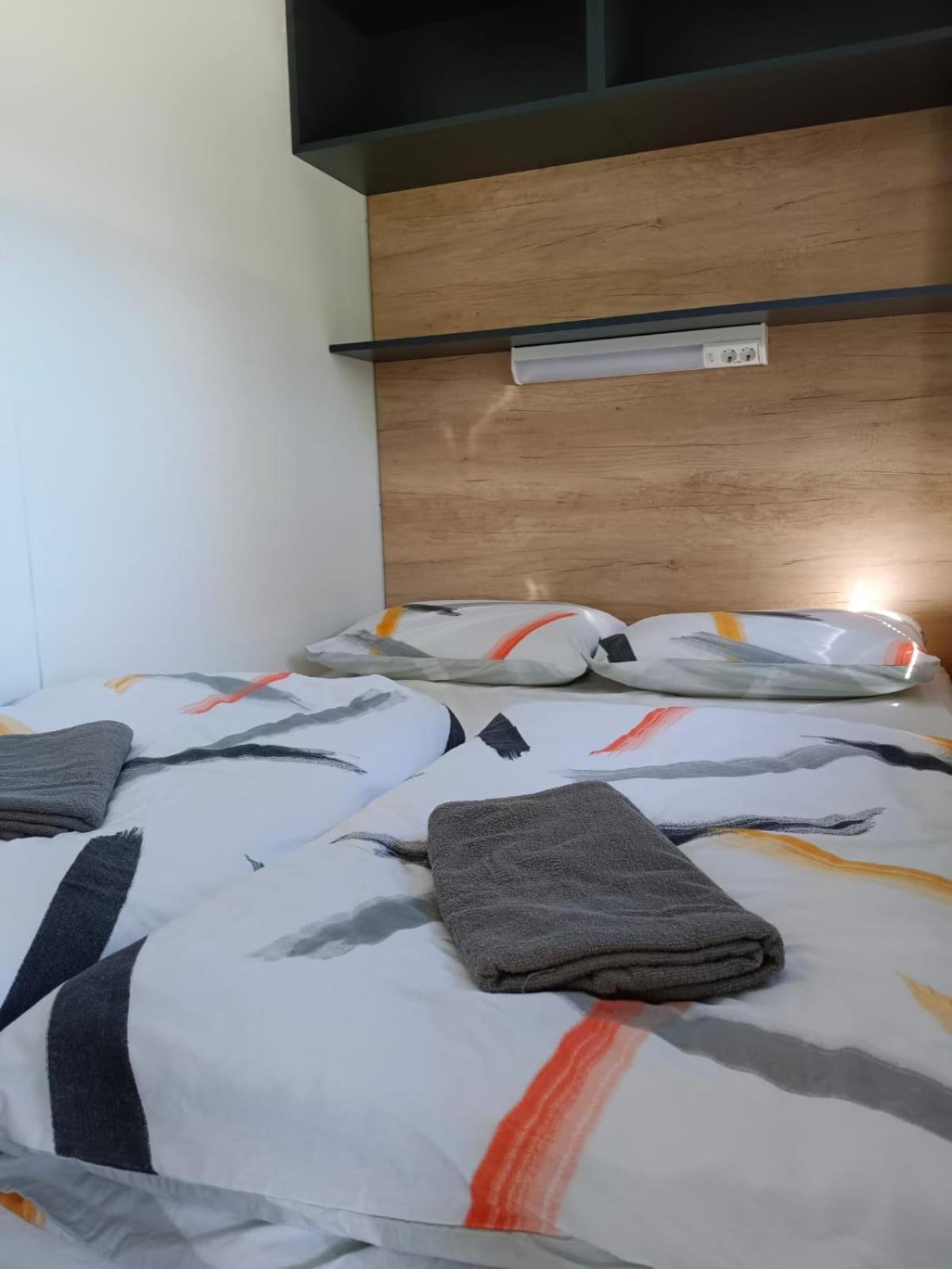 Camping Planik Hotel Razanac Luaran gambar